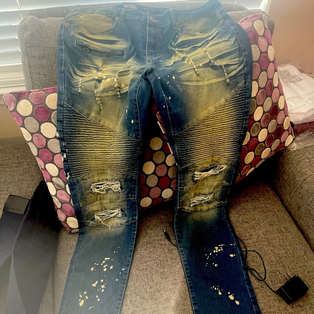 Blind Trust stone washed jeans with front zipper pockets some stretch. Nice!